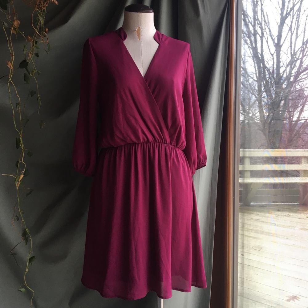 BRIGITTE BAILEY ✨ Flowing V Neck Wrap Dress